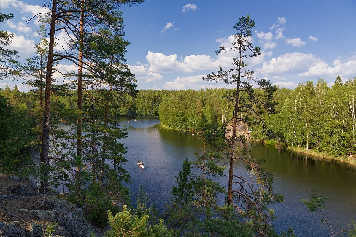 Haukkalampi Nuuksion kansallispuistossa